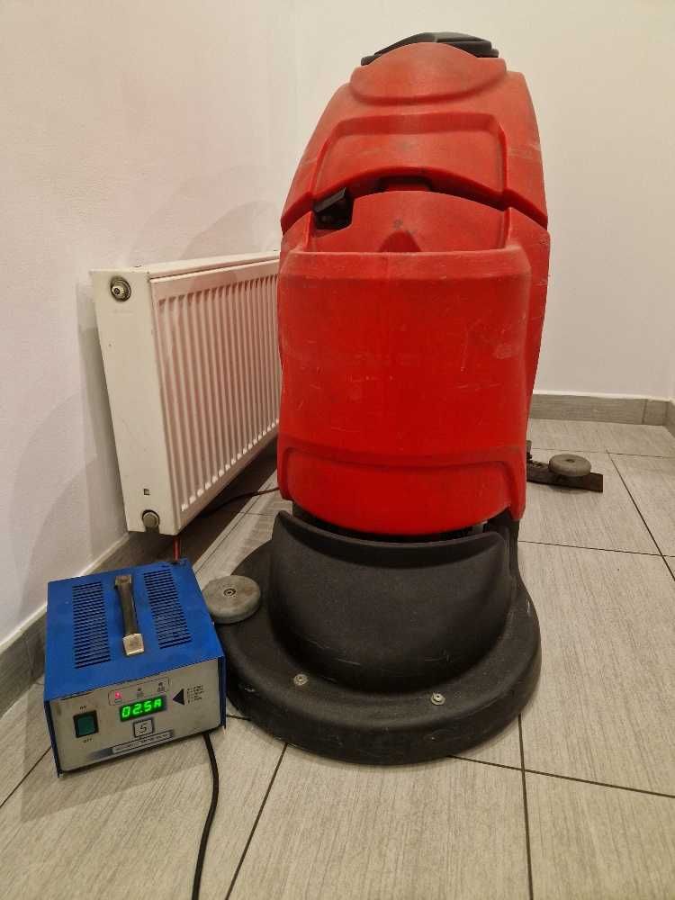 Szorowarka Gansow 40 do podłóg + ładowarka + baterie do wymiany .