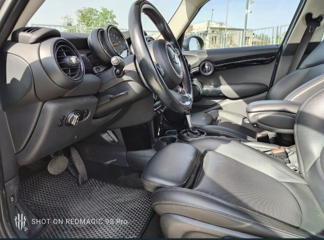 Продам Mini Cooper