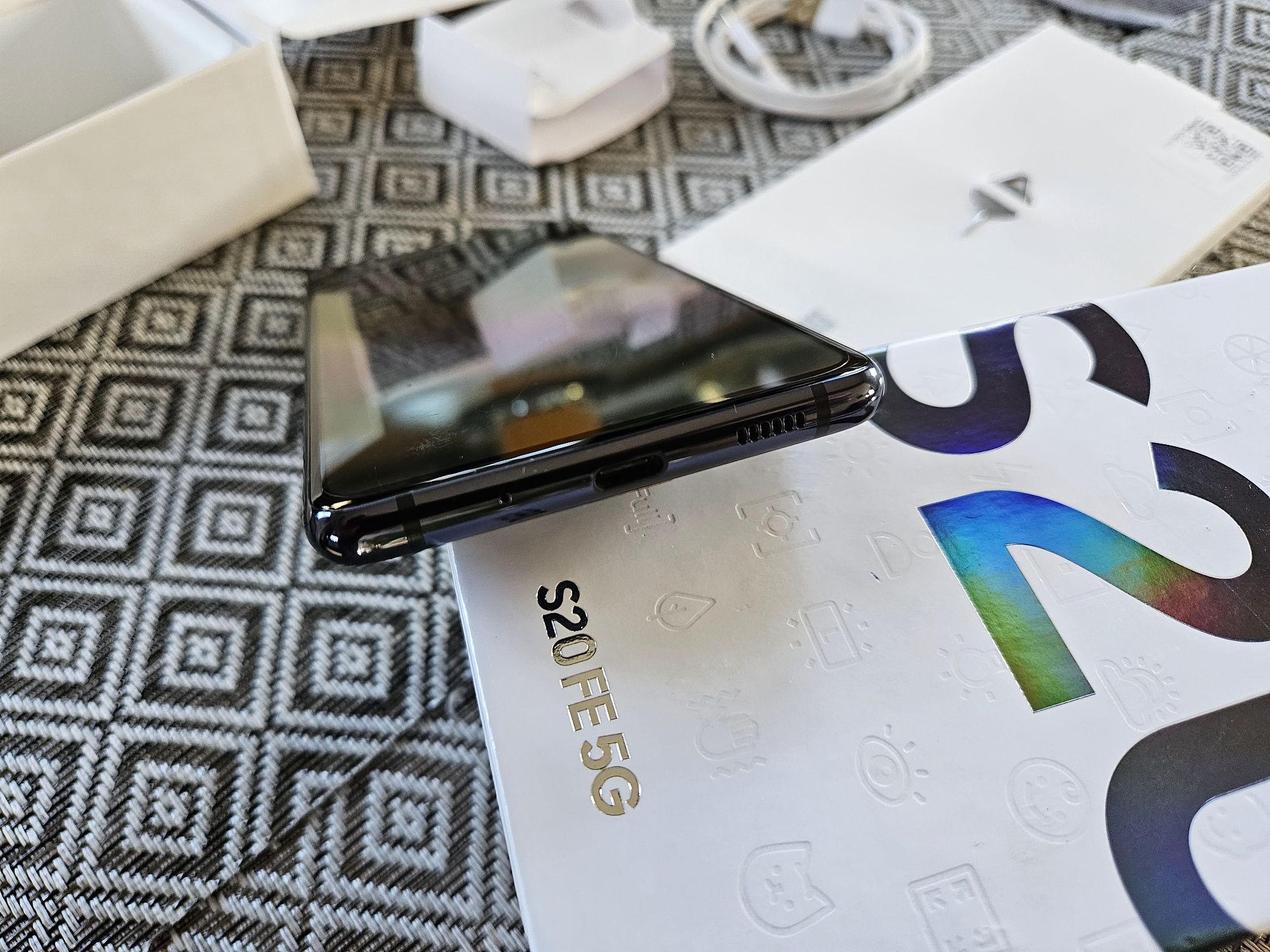 Samsung galaxy s20 FE 5g stan idealny
