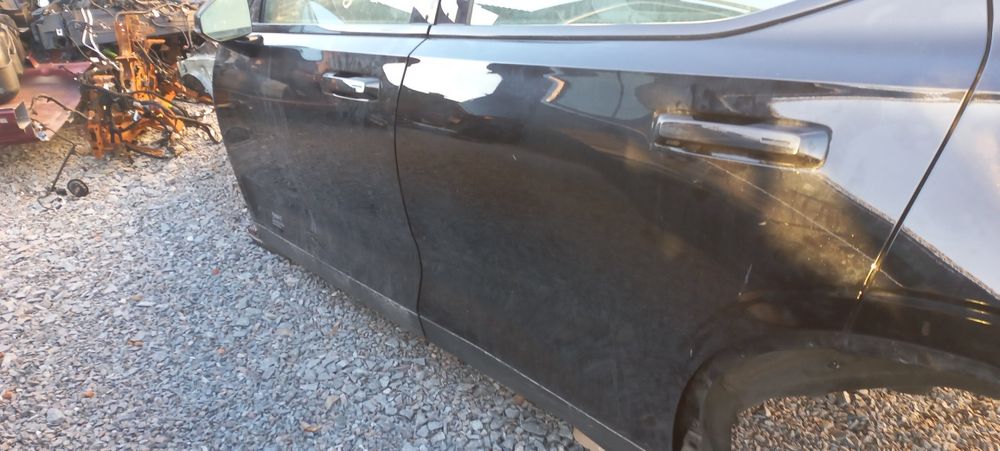 Polestar 2 двері передні задні.