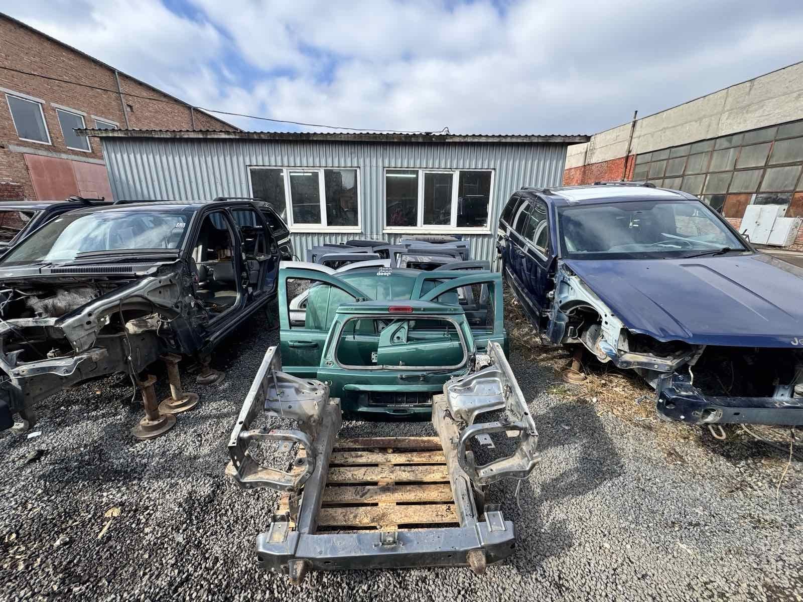 Кузовщина Jeep Grand Cherokee WJ 2.7 1999/2005 Розборка !!!