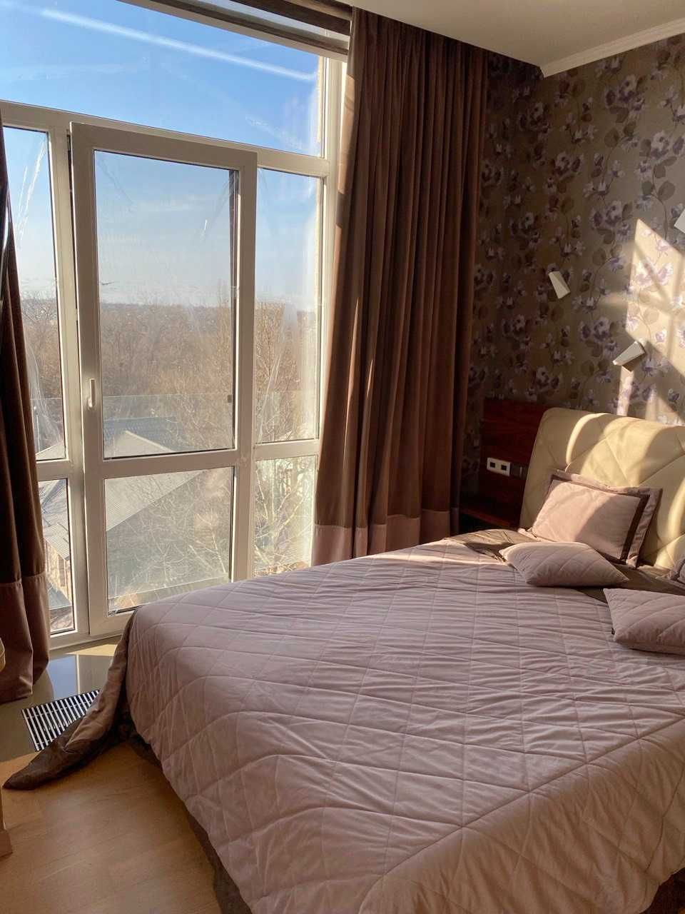 Продам отличную 4-к квартиру в клубном доме, А. Горской 104, Рабочая