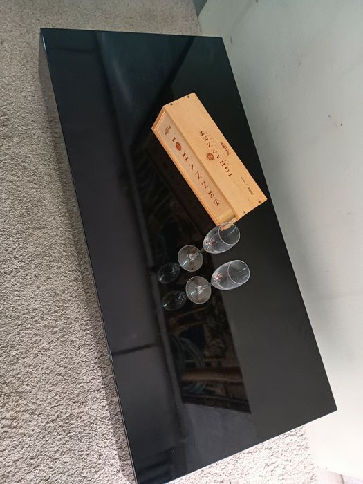 Mesa de centro em madeira lacada preto brilho, medidas: 116/55/30cm al