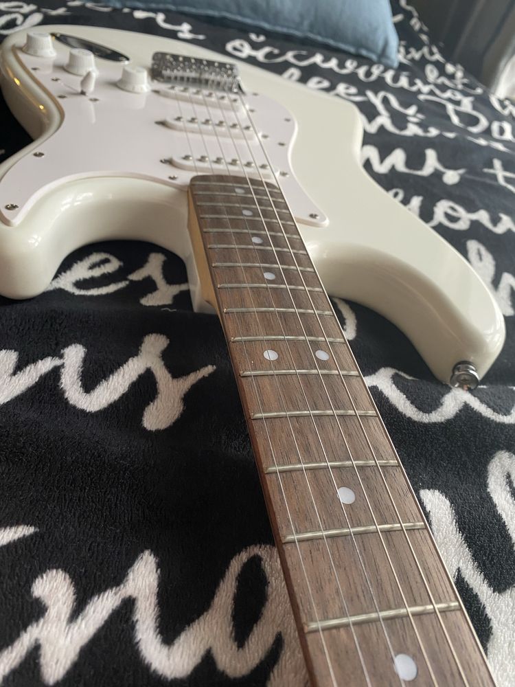 Gitara elektryczna fender squier + wzmacnicz nux mighty 20bt