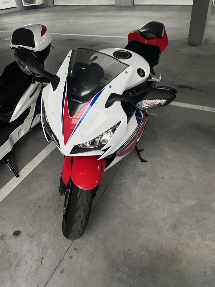 Vendo mota cbr 1000 cc