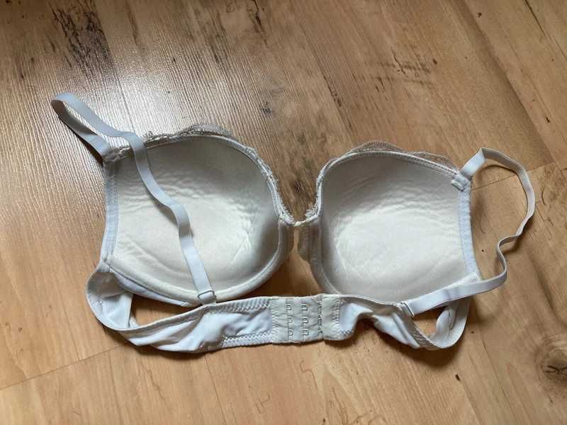 Biustonosz z koronką r 65B/C