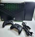 Xbox Series X! + 2 Pady! + Stacja ładująca wraz z akumulatorami!