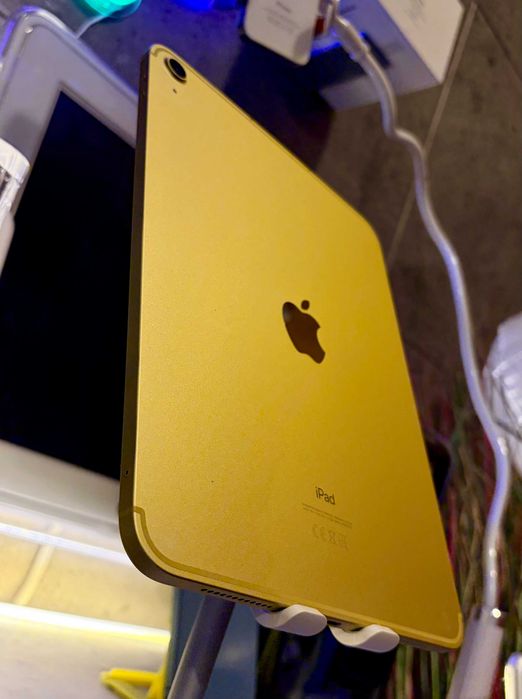 B.Y.A. - iPad 10 Gen. 64Gb WiFi+Cellular - Gwar. APPLE, FV. Stan bdb!