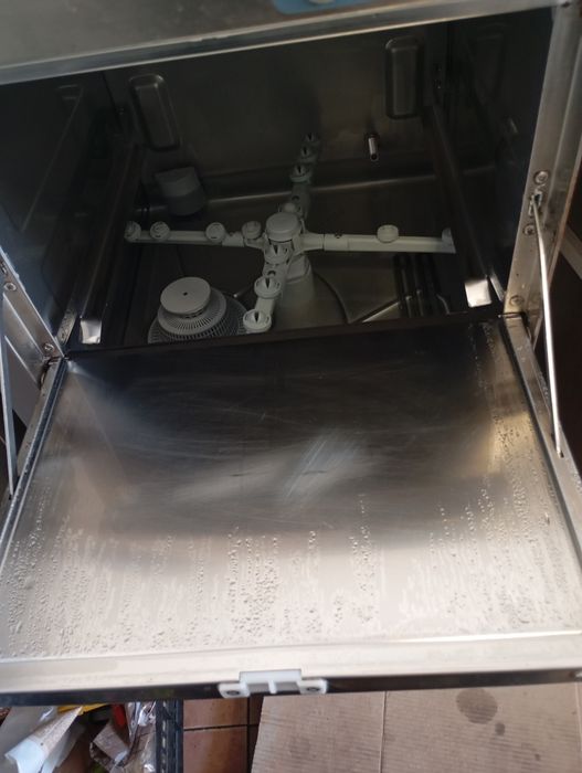 Máquina de lavar louça café