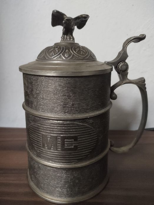 Cynowy kufel sygnowany