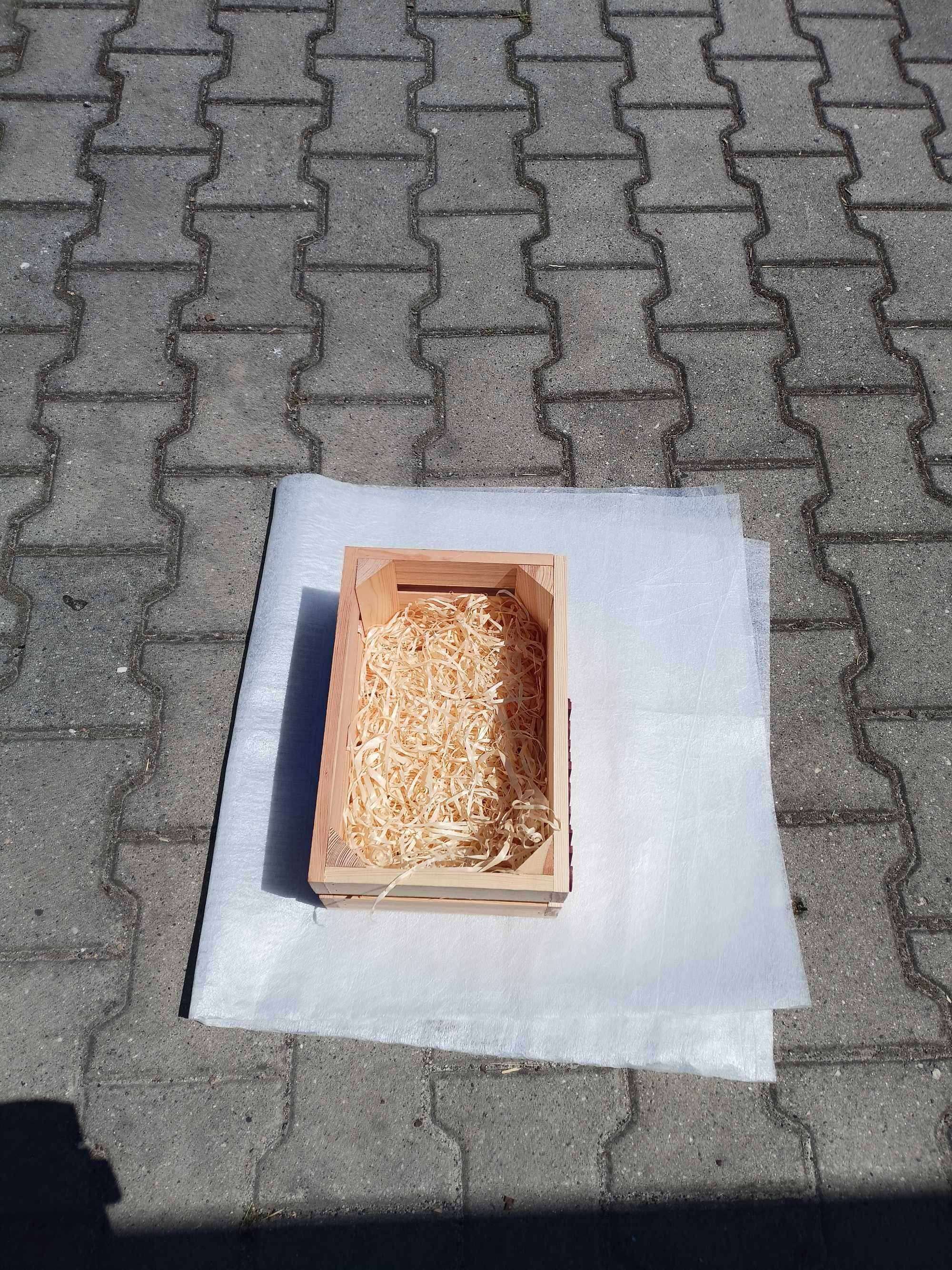 Skrzynka drewniana wesołych świąt.