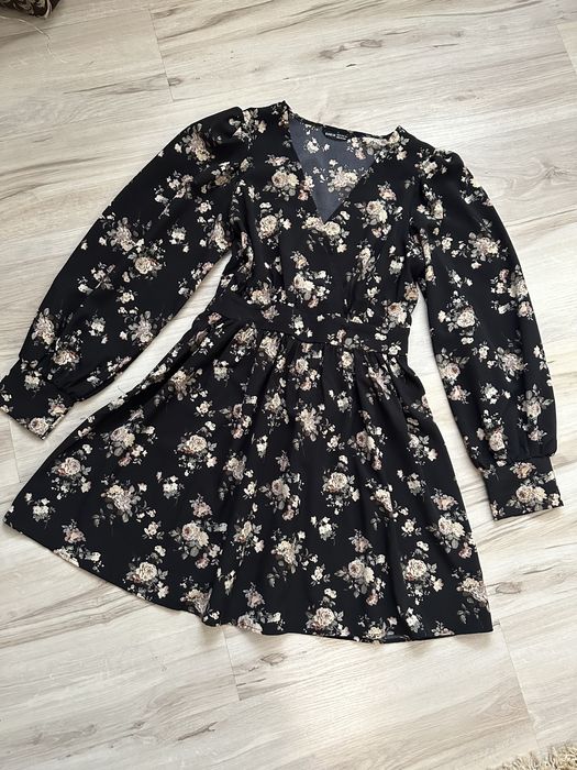 Платье в цветочный принт, новое