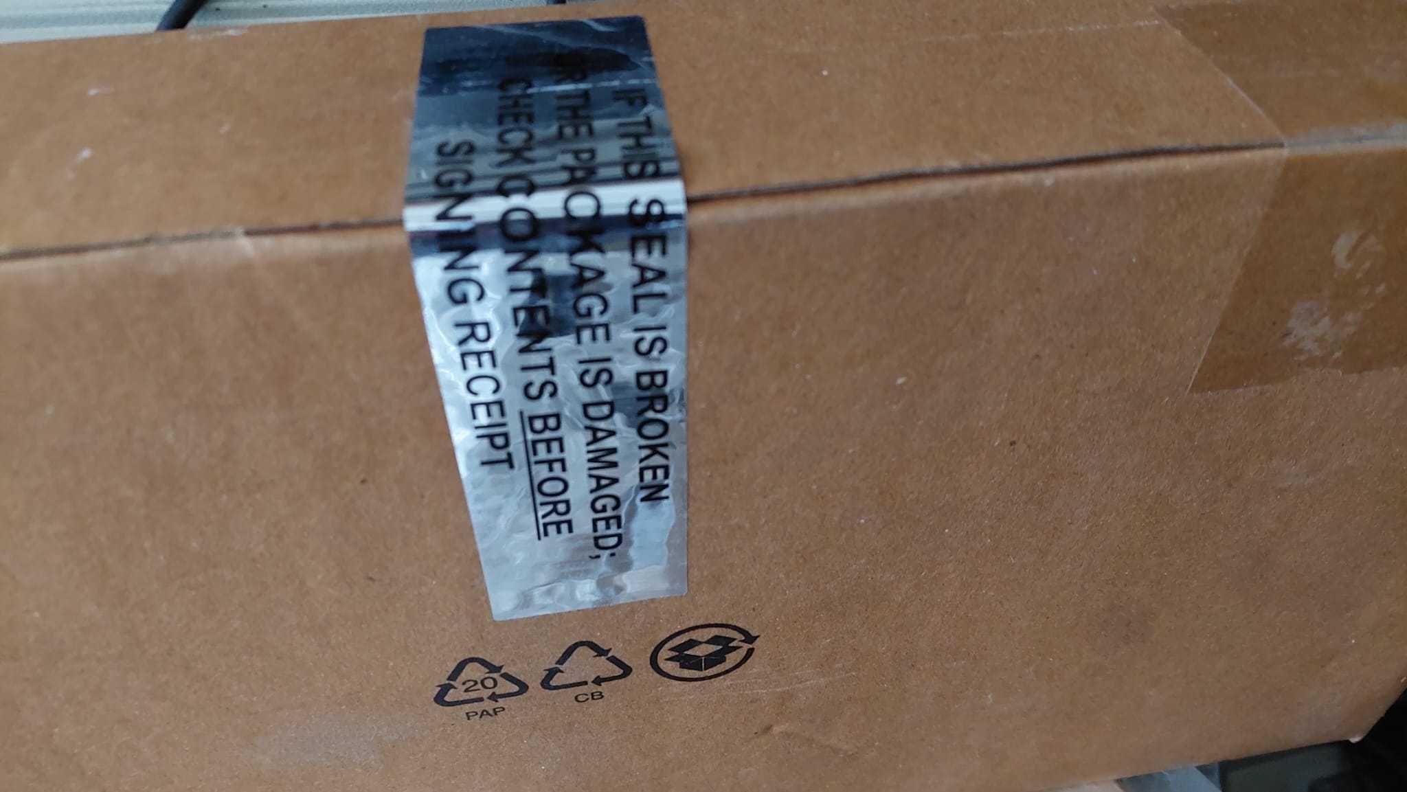 APC Basic Rack PDU 16A - Novo Selado