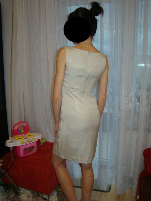 Beżowa princeska sukienka 38