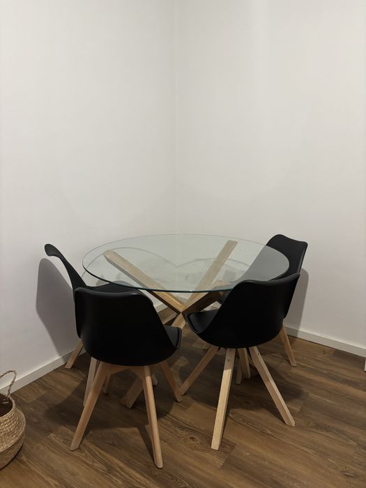 Mesa redonda vidro com cadeiras