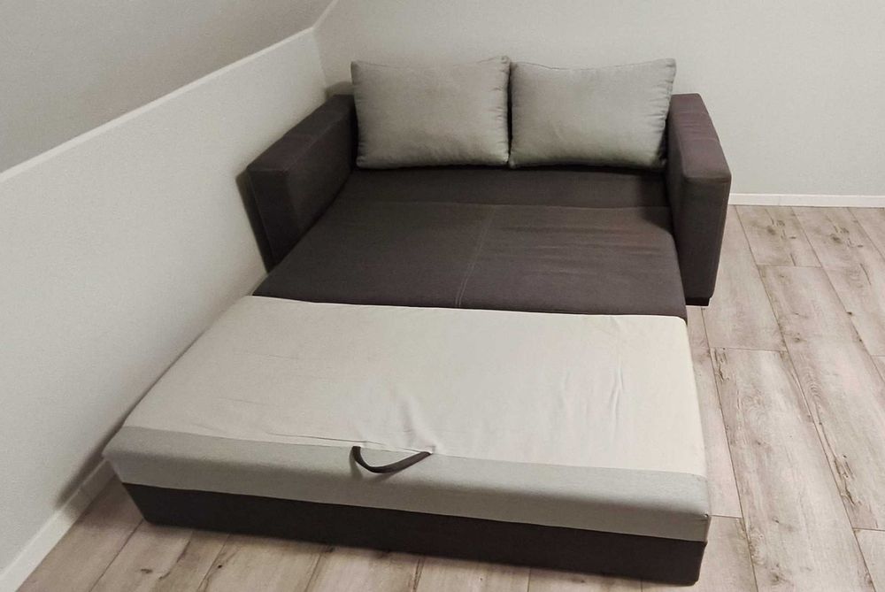 Sofa rozkladana dwuosobowa z pojemnikiem na pościel