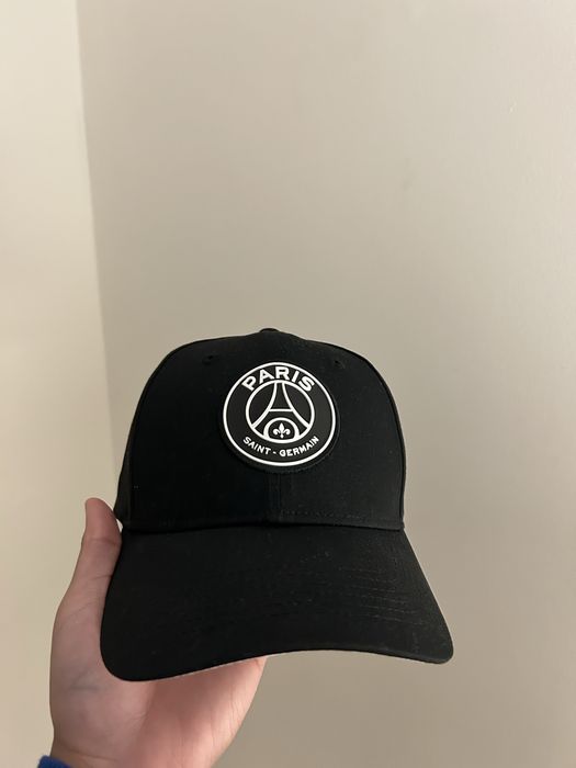 Boné PSG original-preto,excelente estado