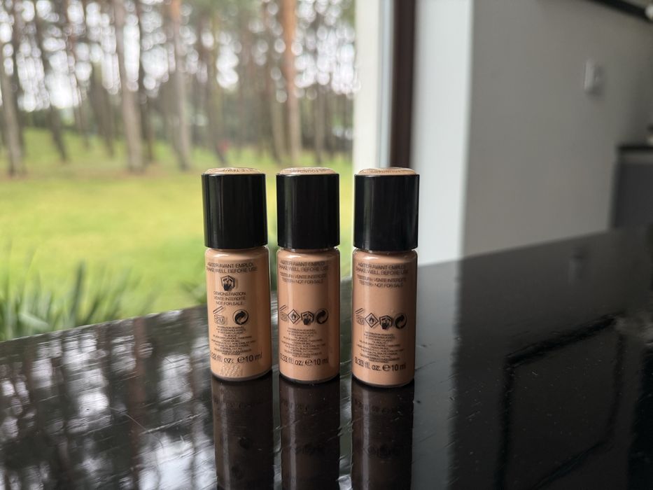 Podkłady YSL Encre de peau all hours