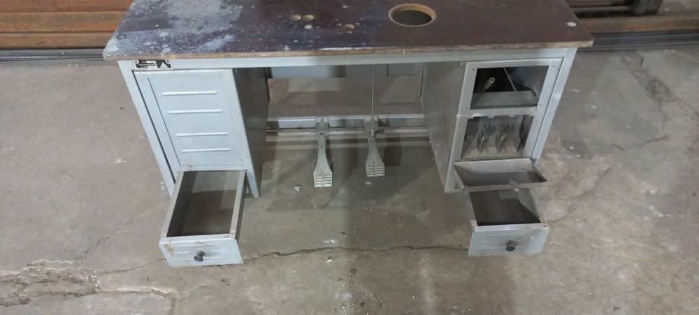 Стіл / верстак слюсарний, стільниця з текстоліту