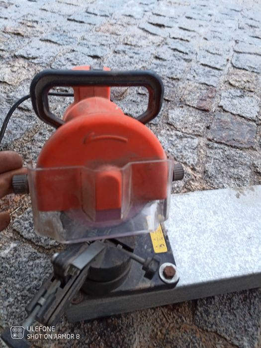 Máquina de afiar corrente de motosserra