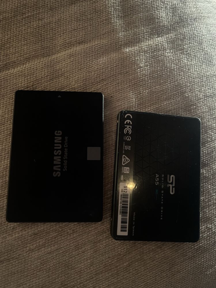 2 discos ssd  um 512 gigas outro 256