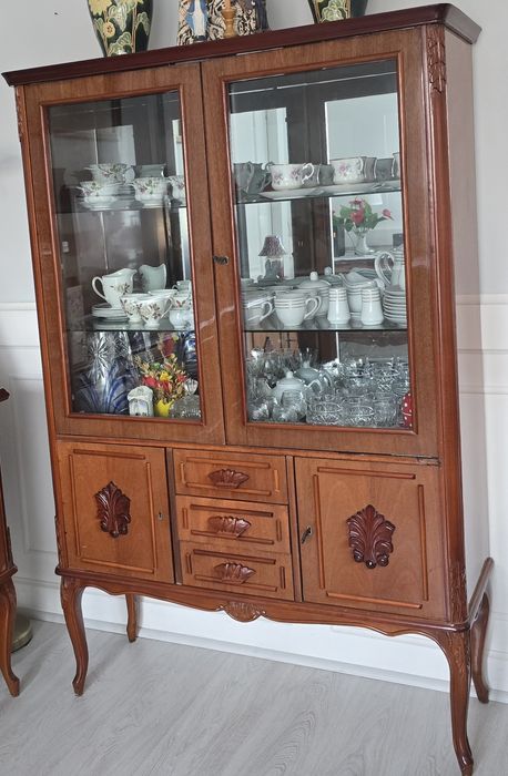 Mebelki drewniane do salonu i jadalni