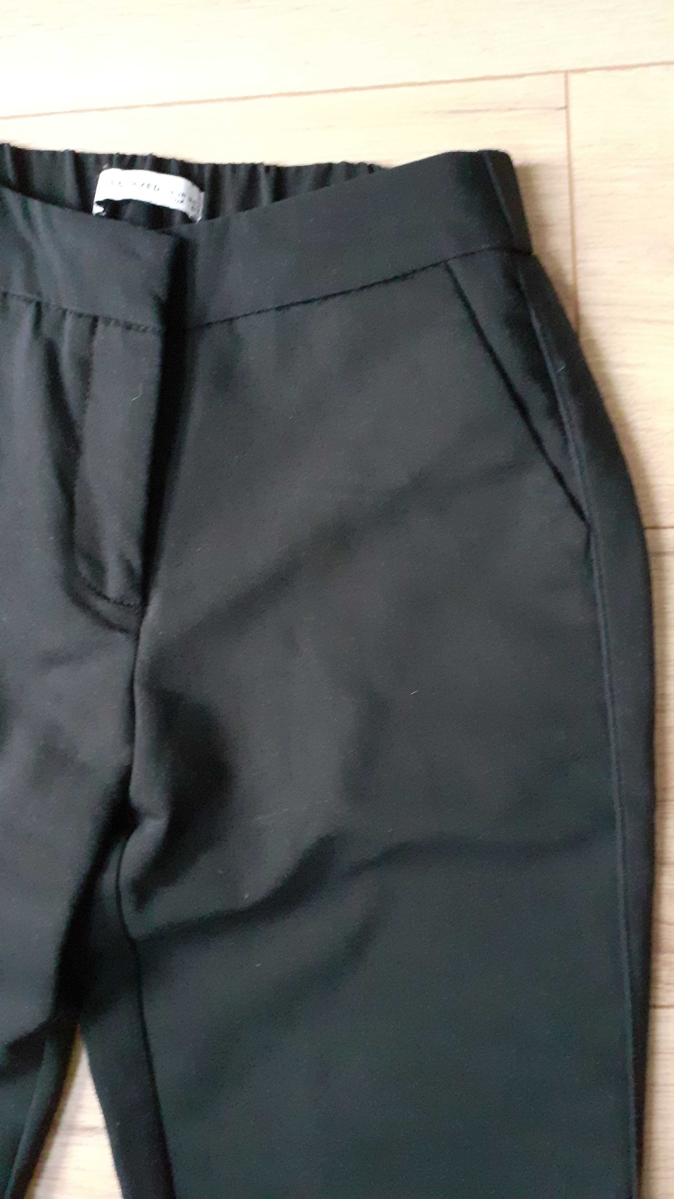 Spodnie cygaretki czarne Reserved 34