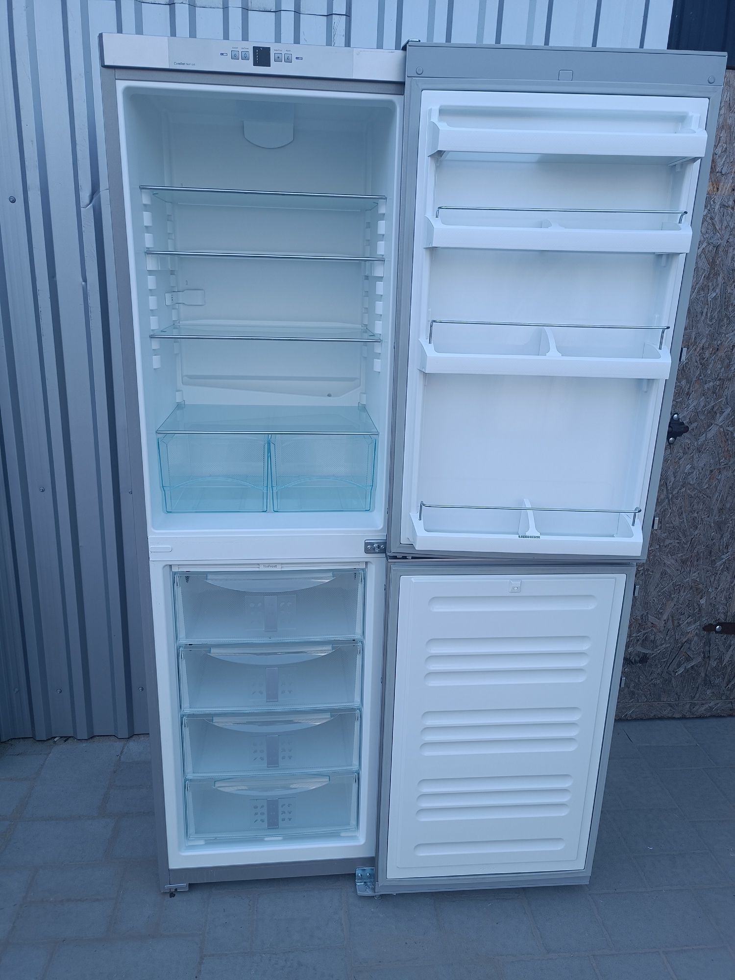 Холодильник Liebherr CUNesf3923 2м