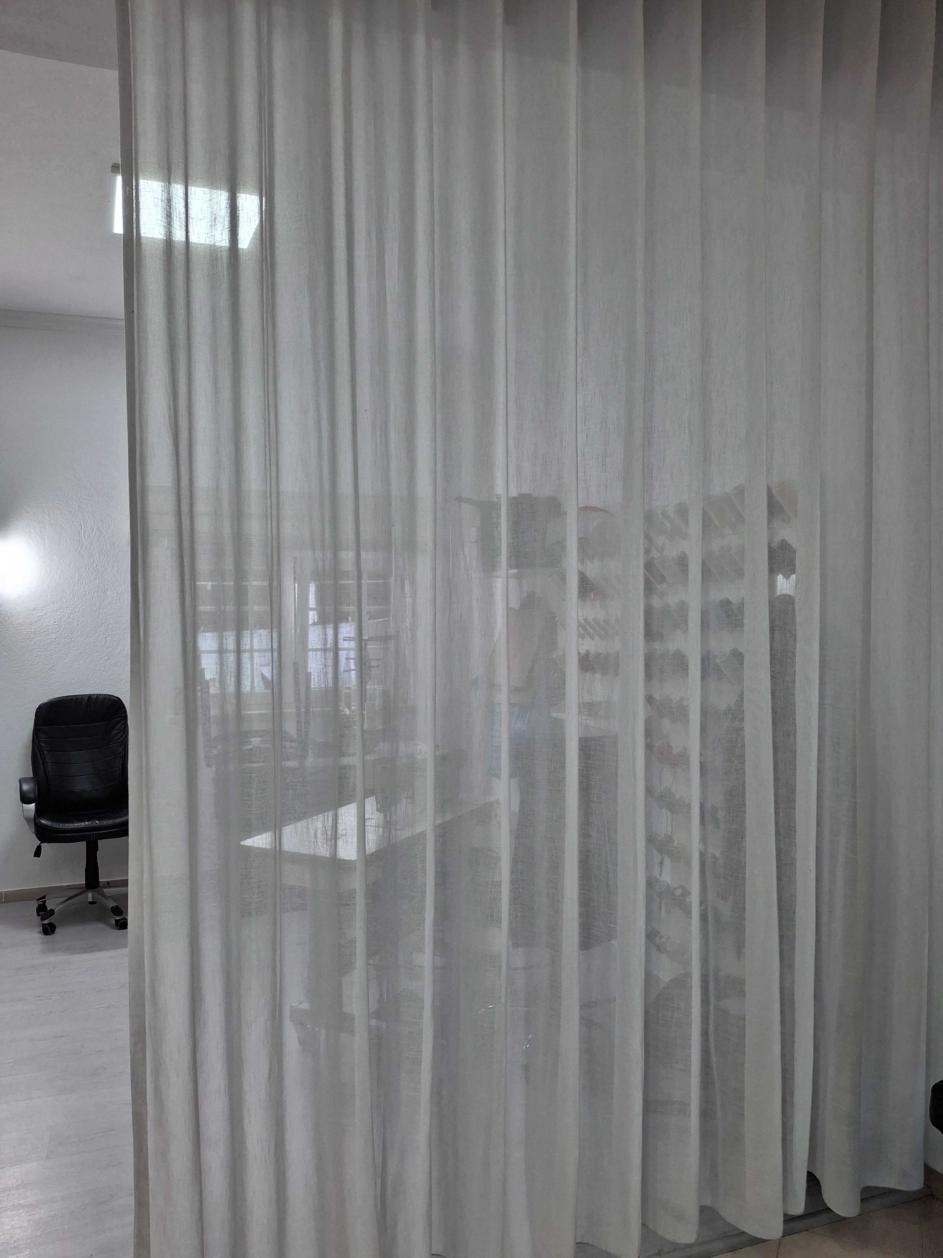 Cortinado cinza claro