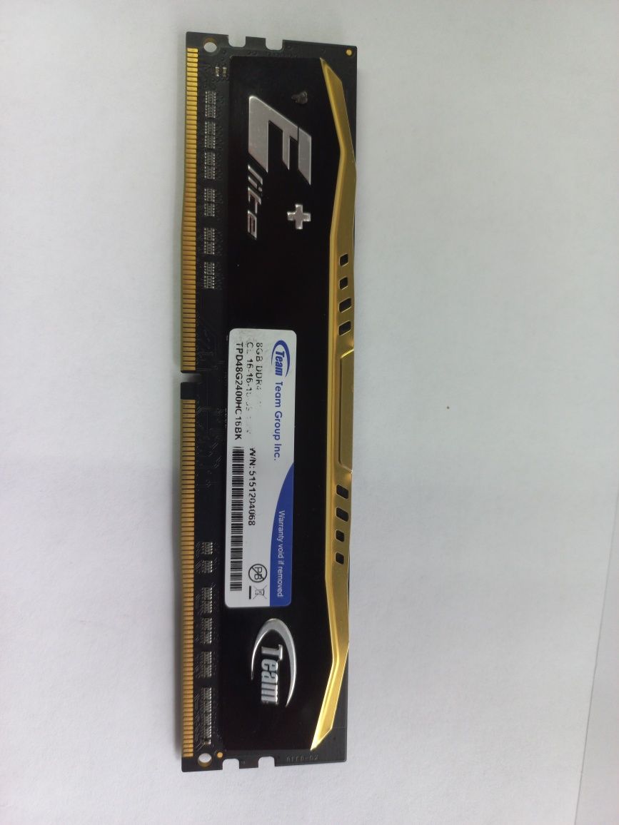 Модуль памяти DIMM DDR4 для ПК Team 8GB 2400MHz