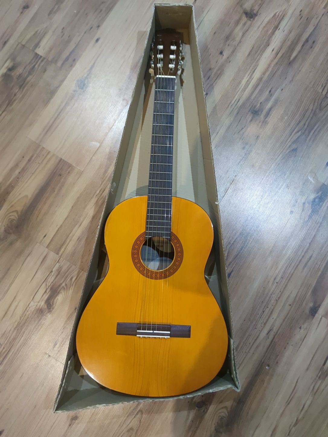 Акустична гітара Yamaha C40