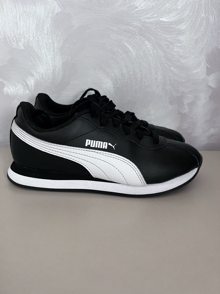 Кросівки Puma 35,5