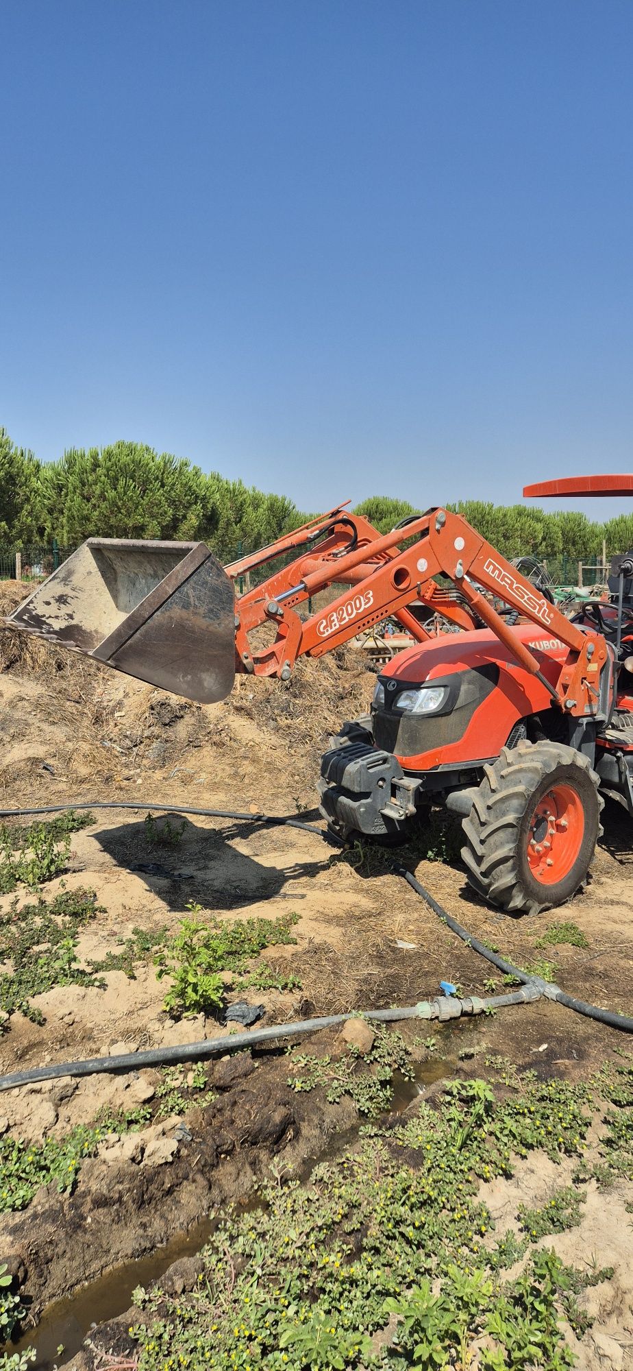 Trator Agrícola KUBOTA M6060