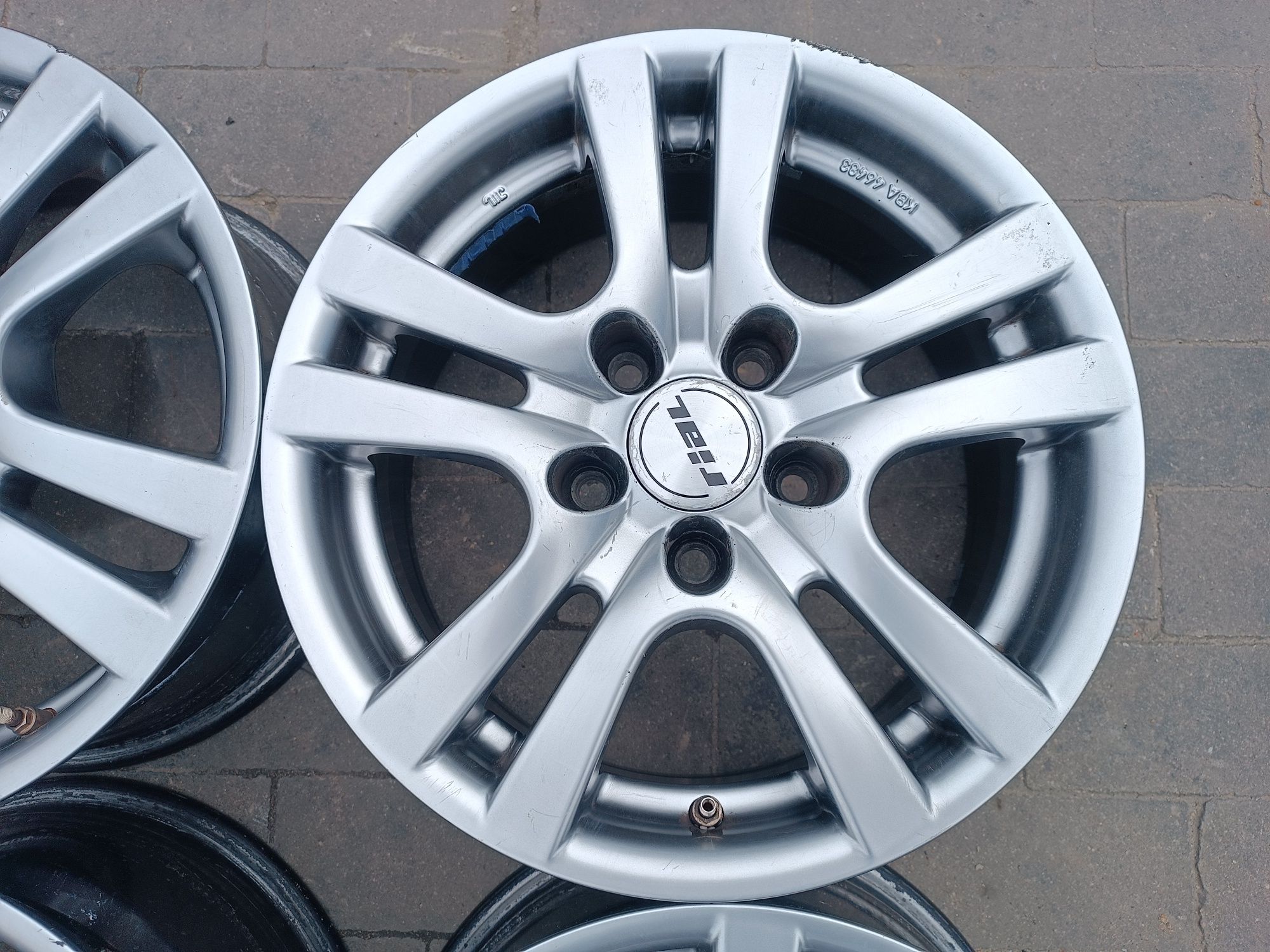 Felgi Alu VW Passat B5 Audi A4 5x112 ET38 Mercedes C 5x112 ET38 7J15