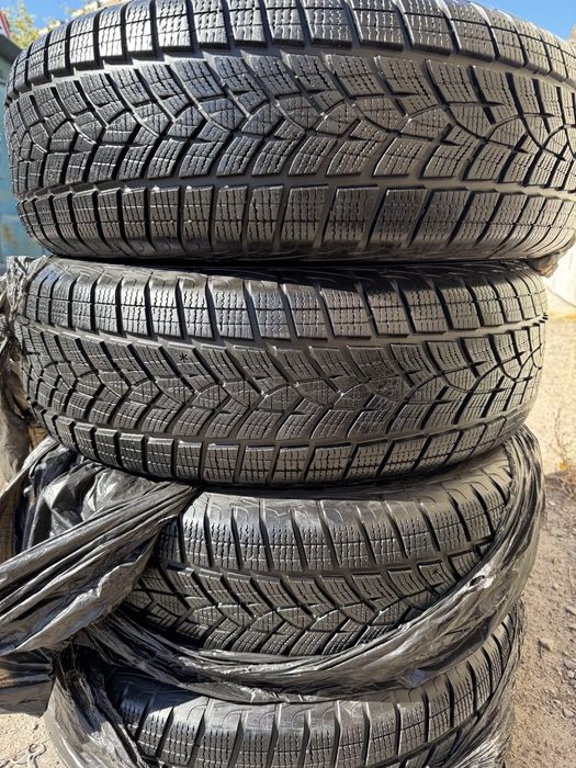 Шини зимові Goodyear UltraGrip Ice SUV G1 215/70 R16 100T як нові