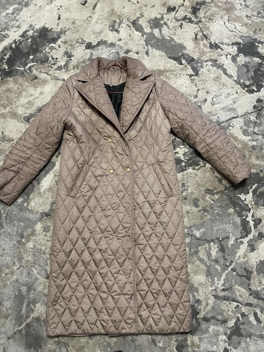 Стьобане жіноче пальто