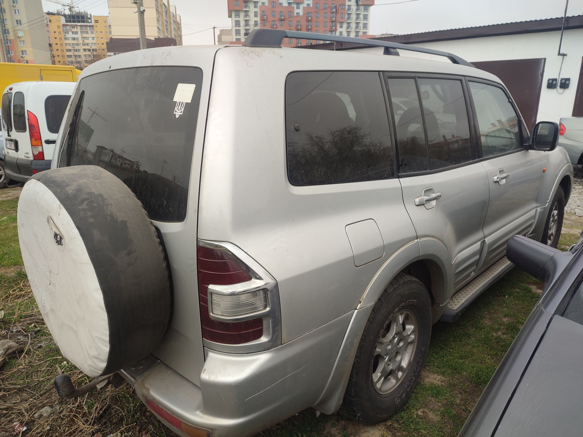 Mitsubishi pajero wagon3 2000гб автомат 3.2дизель