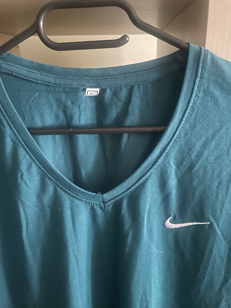 Nowy damski T shirt nike w szpic L szmaragdowy