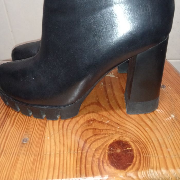 Весняні чобітки на каблуку