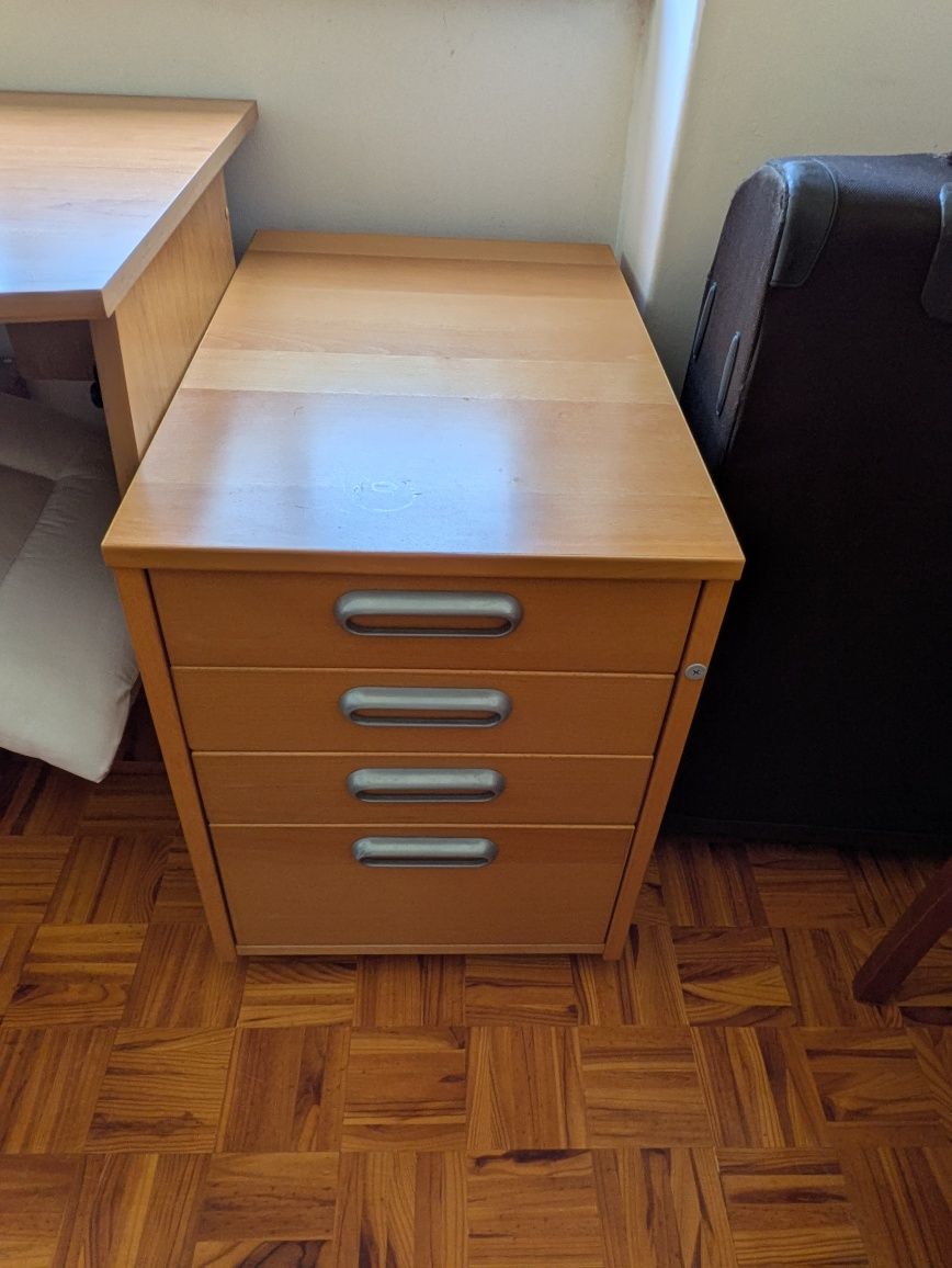 Conjunto de gavetas de escritório