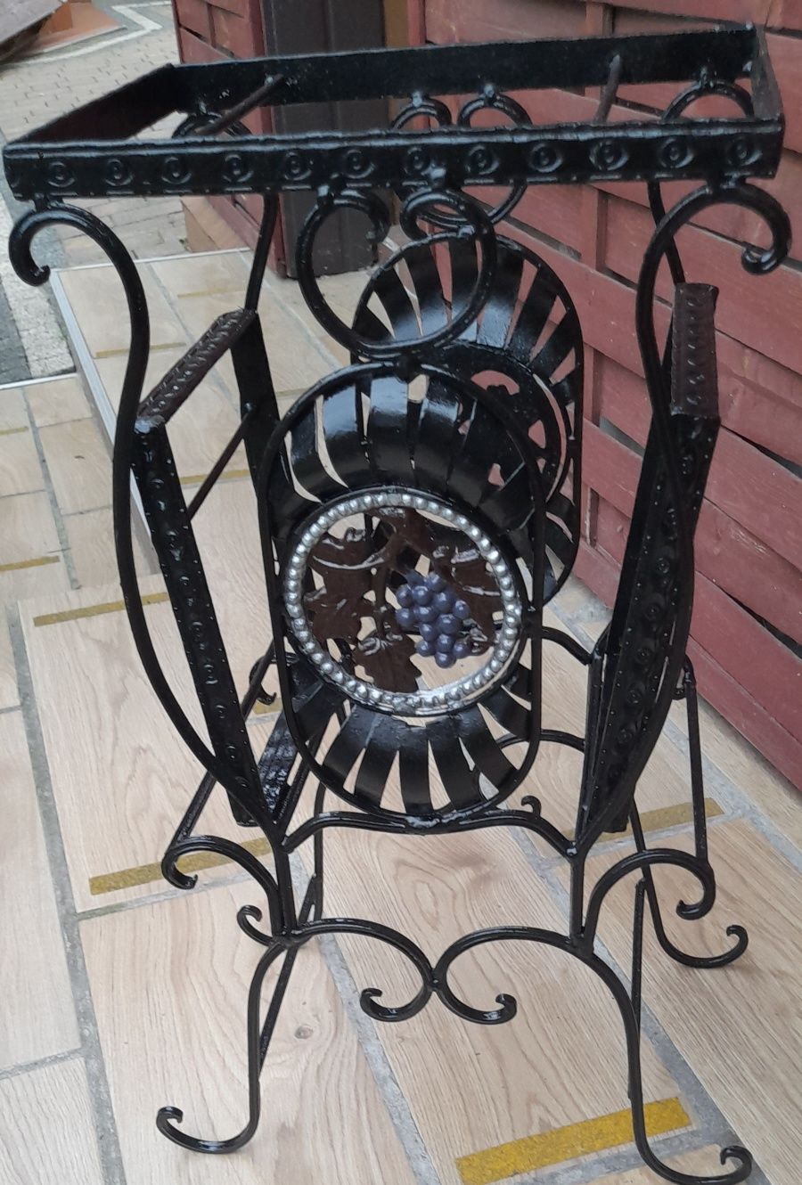 Kwietnik metaloplastyka