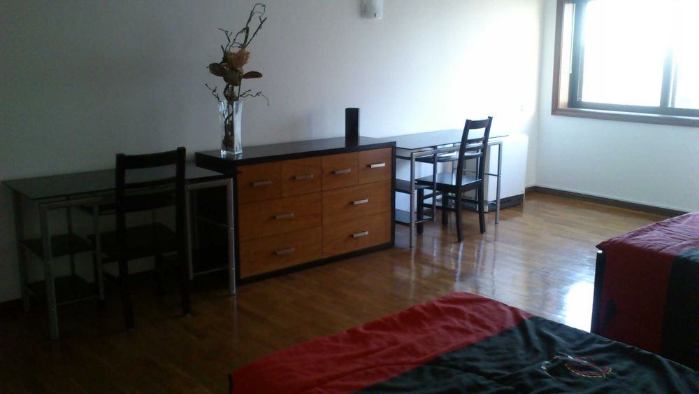 Alugo quartos individuais exclusivo para estudantes, Pedrouços Porto