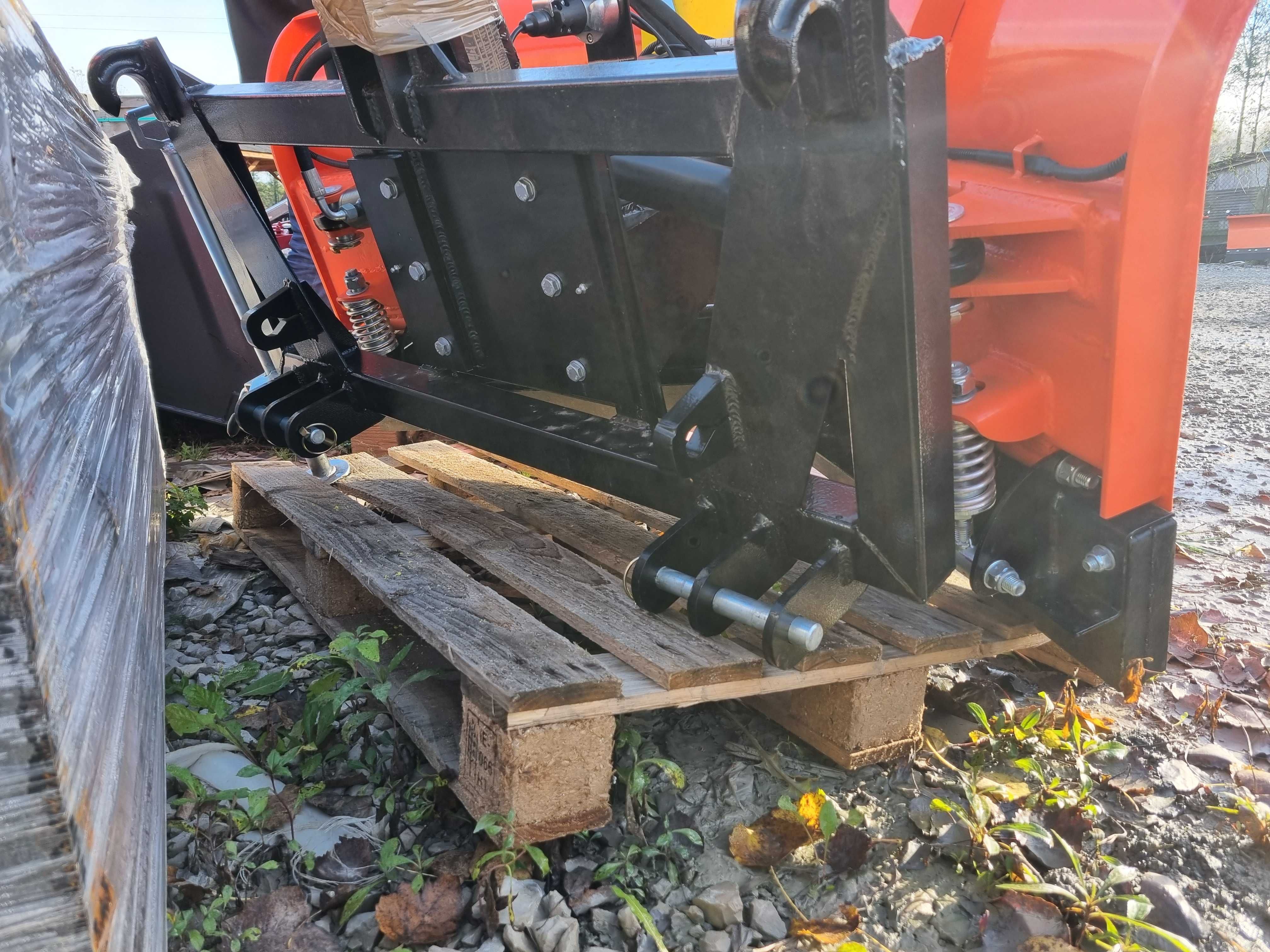 Pług do śniegu strzałkowy drogowy do małych traktorów pilot 2,2m