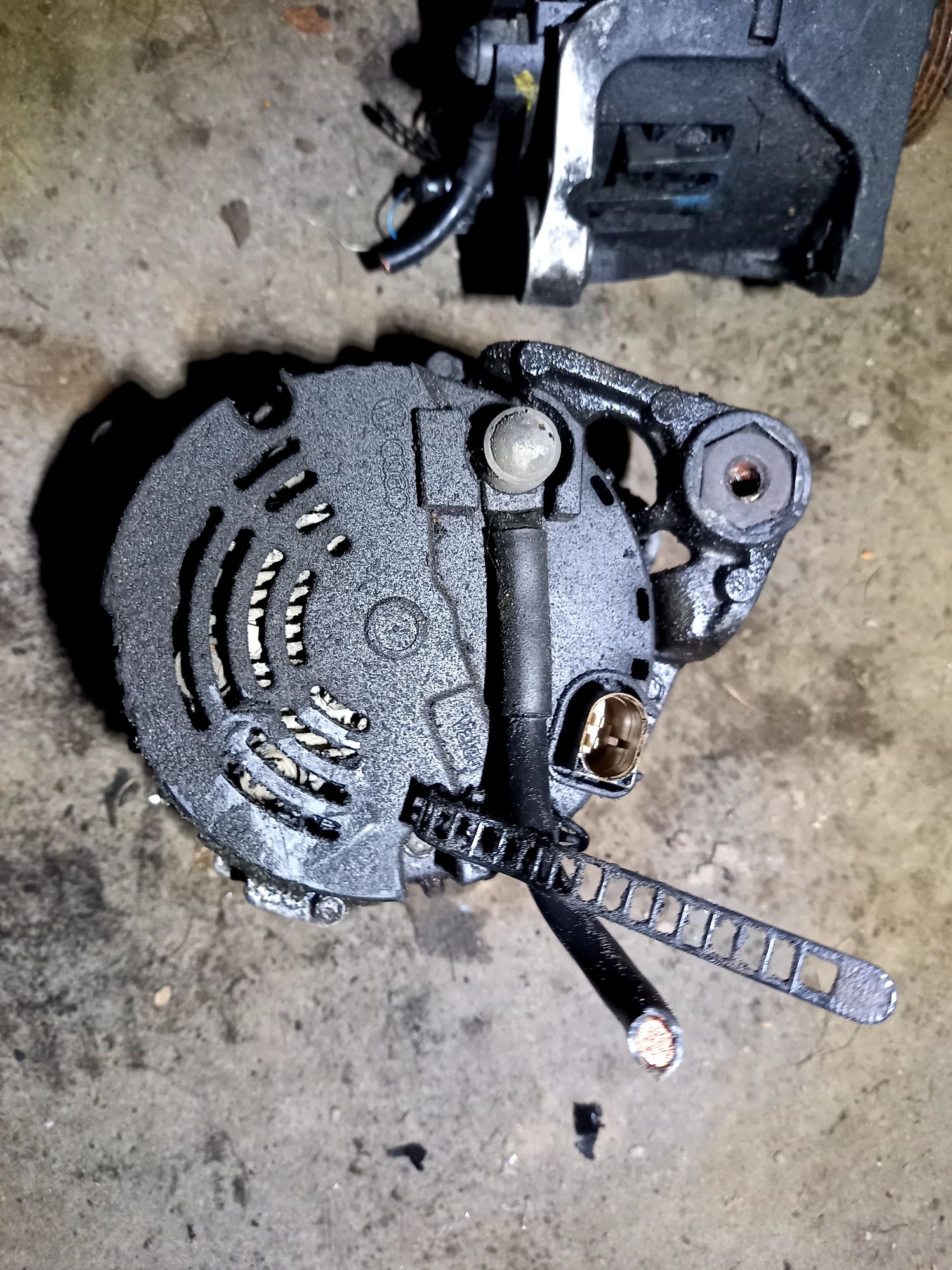 Alternator vw Passat b5 audi a4 b5 a6 c5 a8 skoda superb 2.5 tdi