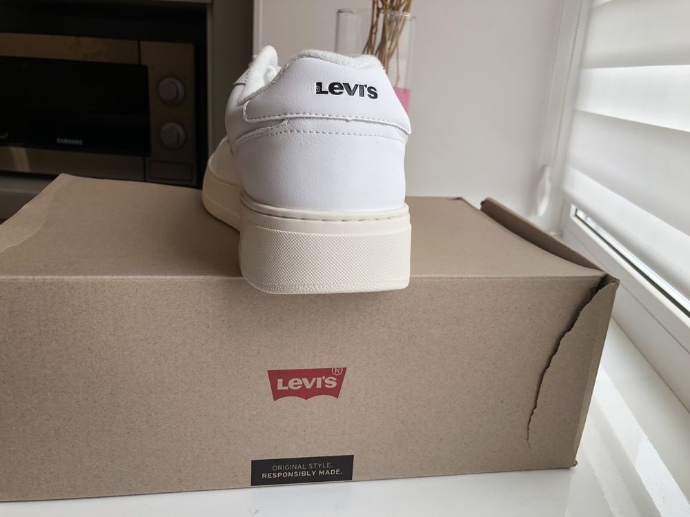 Levi’s кросівки, 44р, кеди, снікерси, кросовки, сникеры, левайс