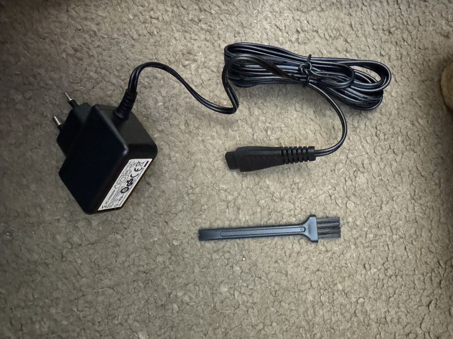 Maquina de barbear e cortar cabelo