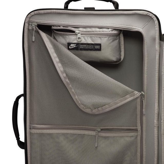 США! Валіза Nike Fiftyone 49 Cabin Roller 69L ACG Force (PBZ279-011)