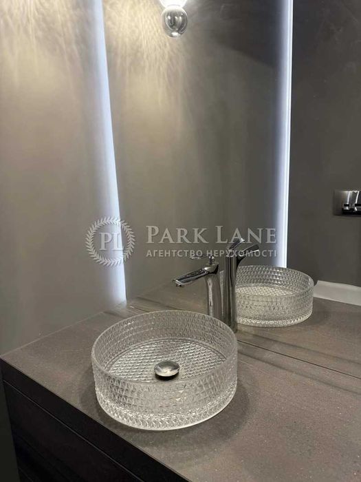 3к Коновальця Євгена,17 Предславинська Центр Палац Україна Печерськ