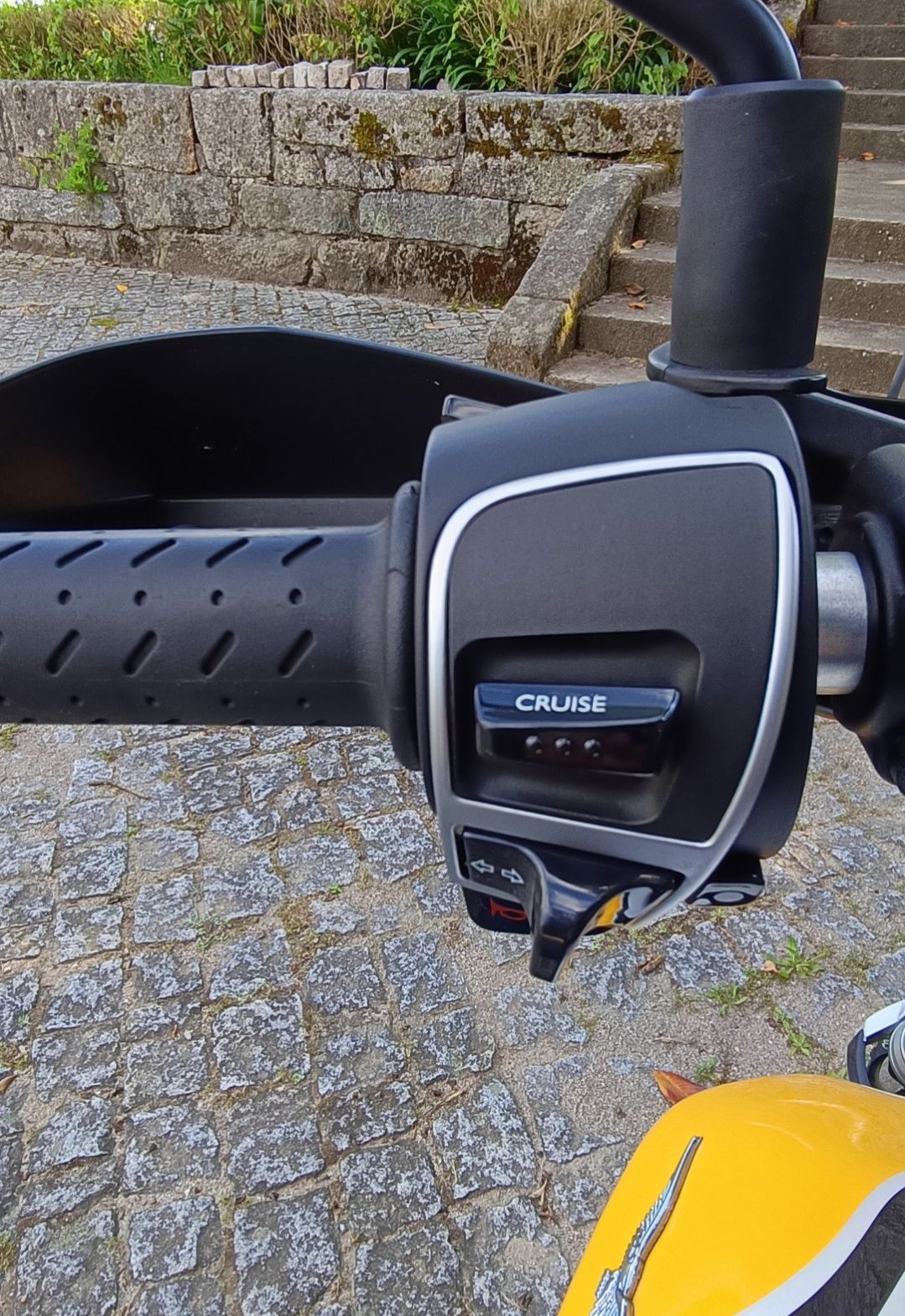Moto Guzzi V85TT