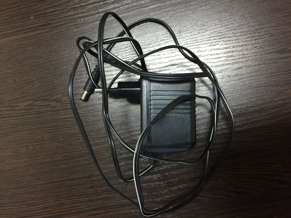 Продам блок питания AC ADAPTOR